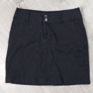 Lee short black skirt size 3